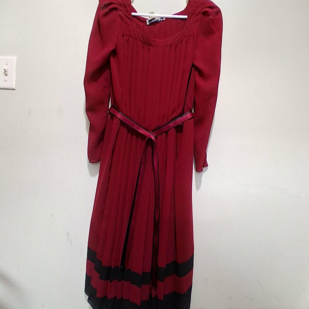 VTG Union Made Red Pleated Midi Dress Long Sleeve Square Neck Puff Sleeve Size 8